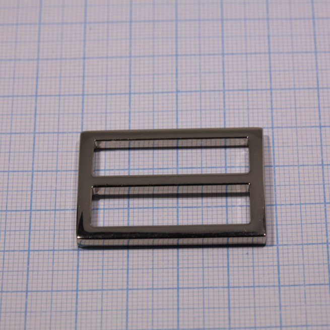 Рамка НІКЕЛЬ 30x22x3 мм з перегородкою
