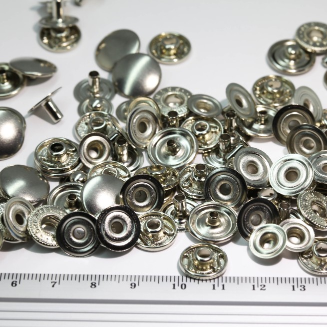 Кнопка Альфа НІКЕЛЬ 14,5 мм тип X0057 (4 частини)