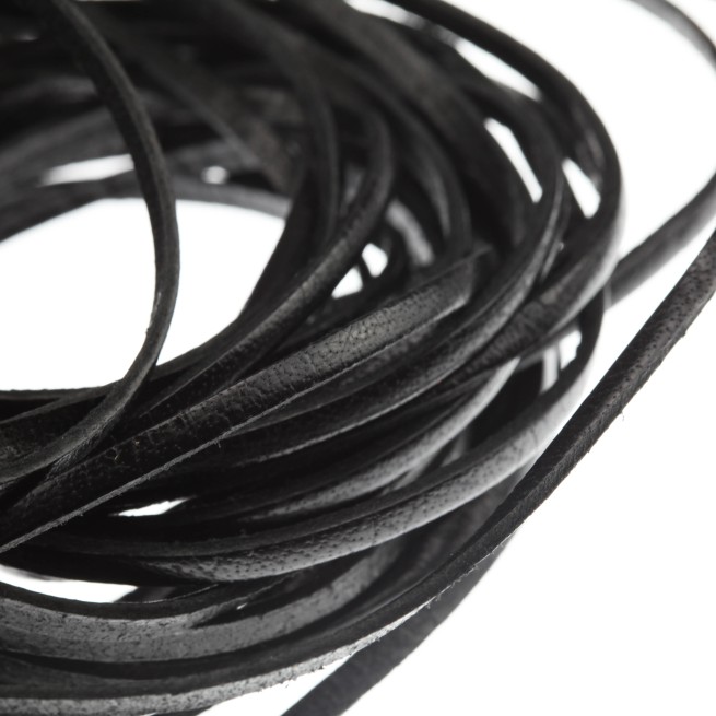 Шнур шкіра 3 мм тип U0943 чорний плоский
